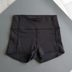 LULULEMON IN MOVEMENT SHORTS  EVERLUX